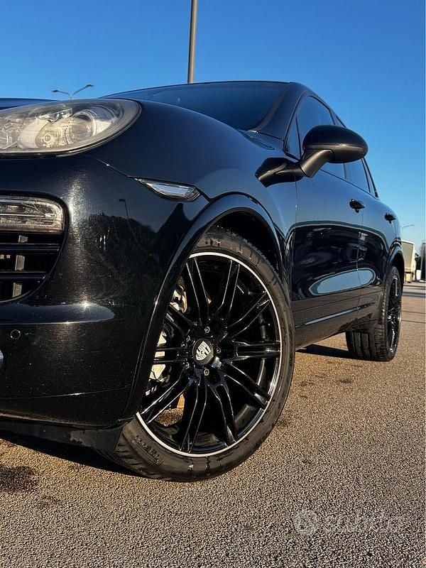 Usata Porsche Cayenne 2011 Nero SUV
