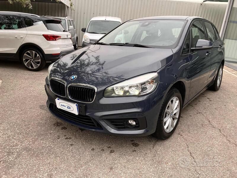 Grigio scuro Usata 2015 BMW 218 Active Tourer Advantage Monovolume | 9800 € (Buon prezzo) - Immagine 1/4