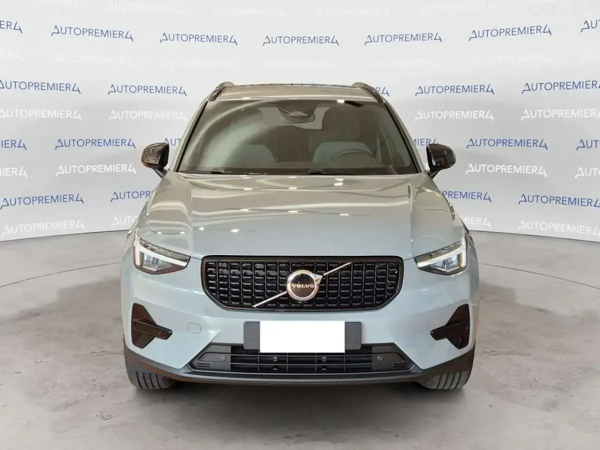 Nuova Volvo XC40 Plus 163 CV (119 kW) 2026 Grigio SUV