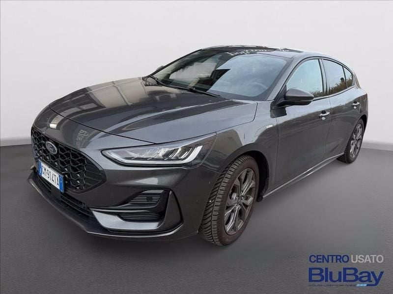 Grigio Usata 2023 Ford Focus ST-Line Berlina | 17.900 € (Buon prezzo) - Immagine 1/1