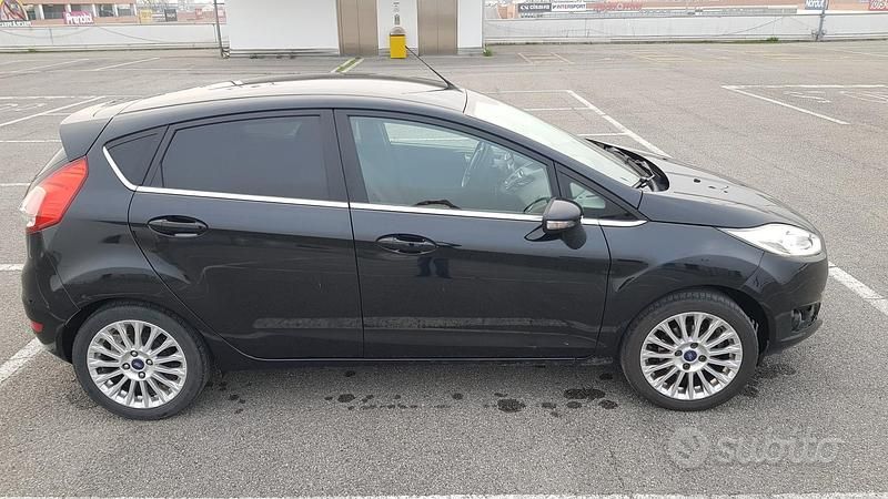 Usata Ford Fiesta Titanium 2013 Nero Utilitaria
