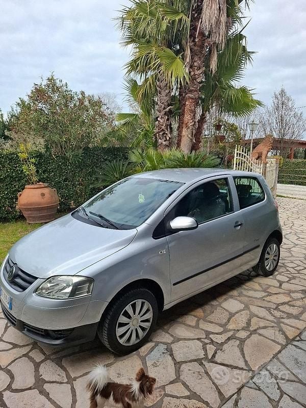 Usata VW Fox 73 CV (53 kW) 2008 Grigio Utilitaria