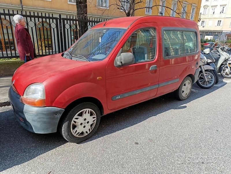 Usata Renault Kangoo 1999 Rosso Monovolume