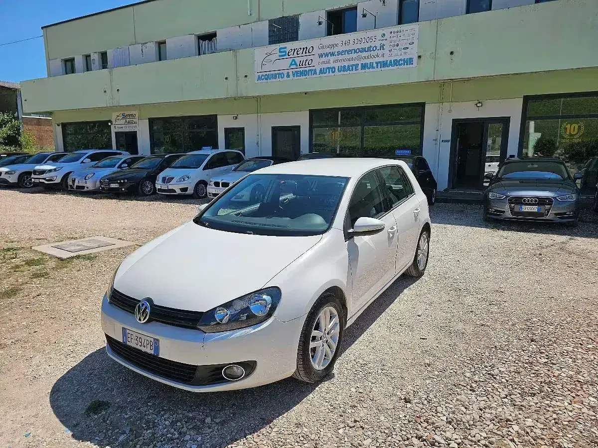 Usata VW Golf VI 105 CV (77 kW) 2011 Bianco Utilitaria