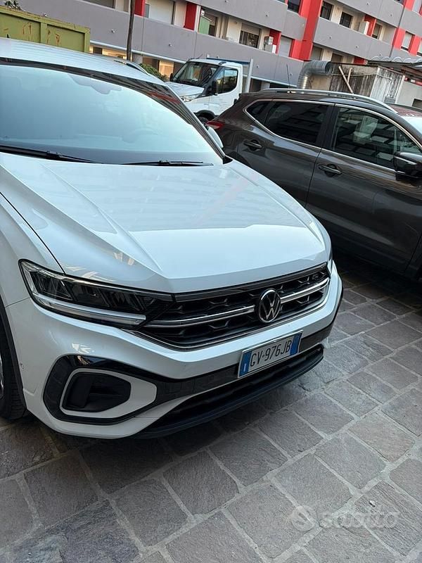 Usata VW T-Roc R-line 115 CV (84 kW) 2024 SUV