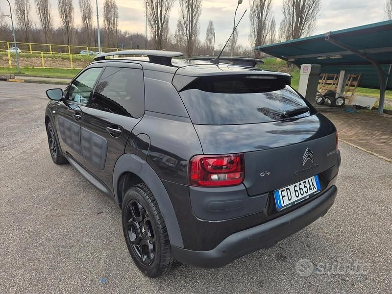Usata Citroën C4 99 CV (72 kW) 2016 Nero Berlina