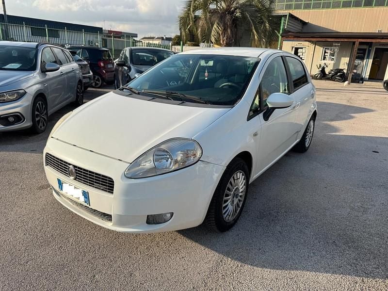 Usata Fiat Grande Punto Active 75 CV (55 kW) 2007 Bianco Utilitaria