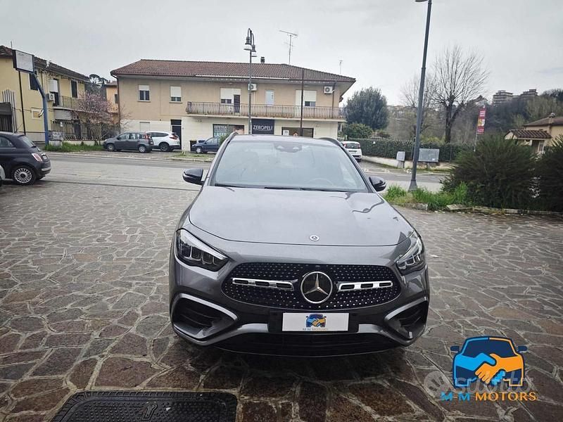 Usata Mercedes GLA250 AMG line 163 CV (119 kW) 2024 Grigio SUV