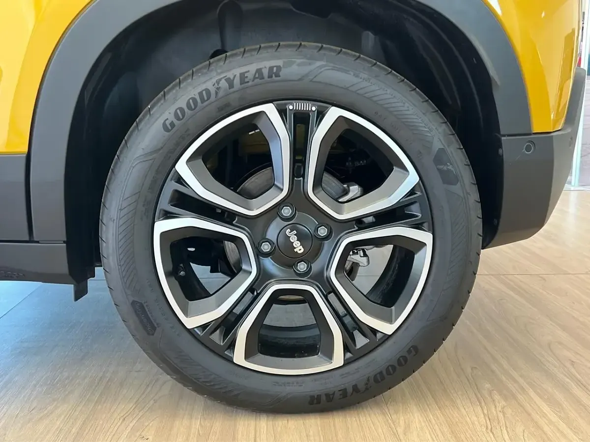 Usata Jeep Avenger EV Summit 114 kW (156 CV) 2023 Giallo SUV