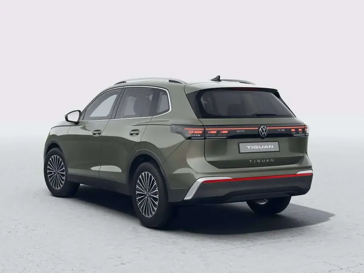 Nuova VW Tiguan Elegance 150 CV (110 kW) 2026 Velvet green metallizzato SUV