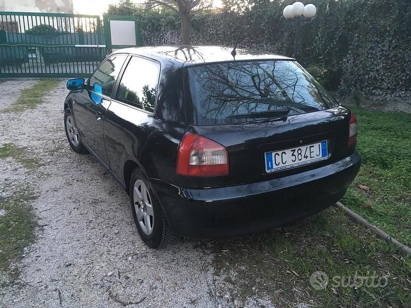 Usata Audi A3 130 CV (95 kW) 2001 Nero Utilitaria