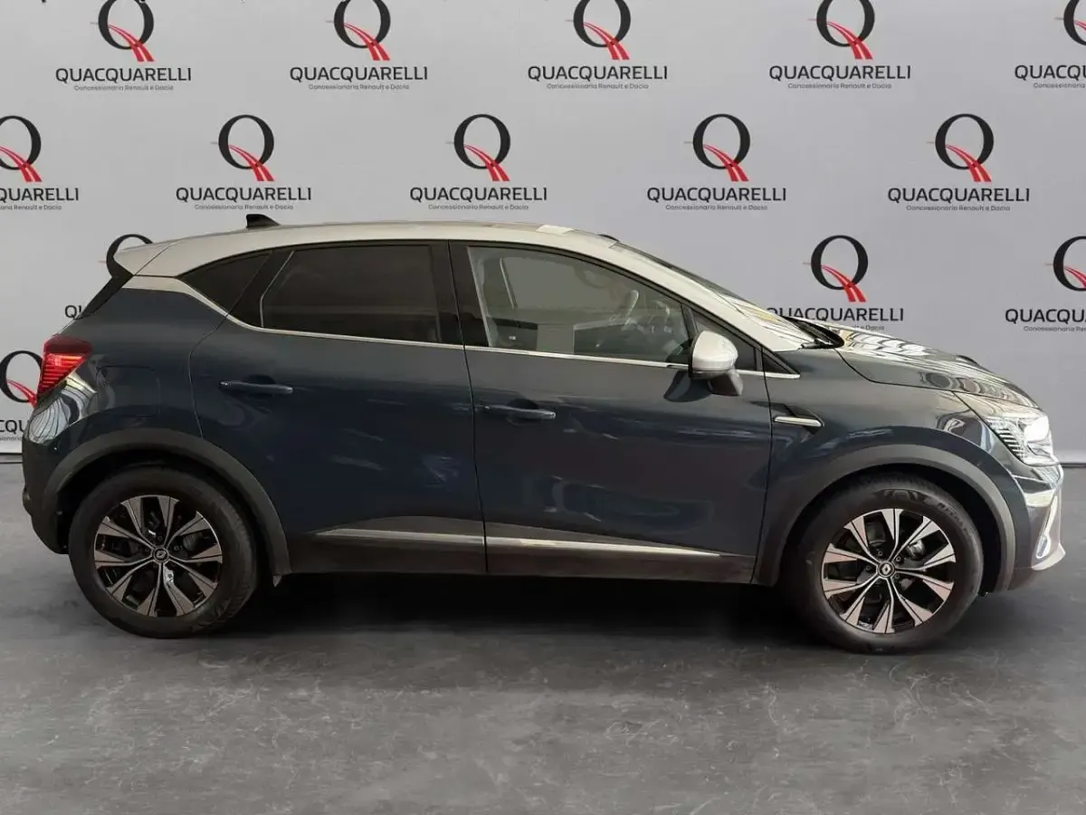 Usata Renault Captur Techno 143 CV (105 kW) 2023 Grigio SUV