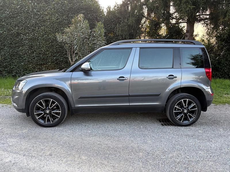 Usata Skoda Yeti Outdoor Ambition 110 CV (80 kW) 2017 Grigio SUV