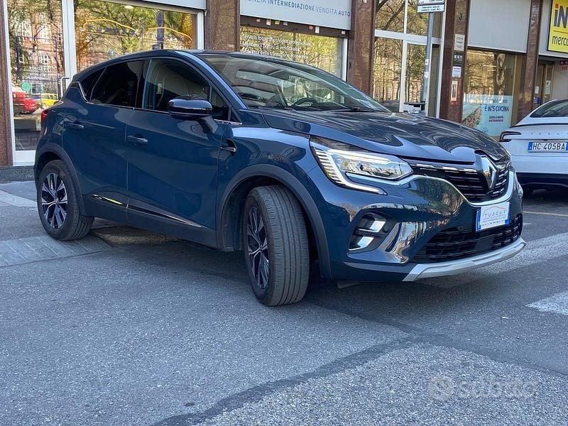 Usata Renault Captur Techno 101 CV (74 kW) 2023 Blu SUV