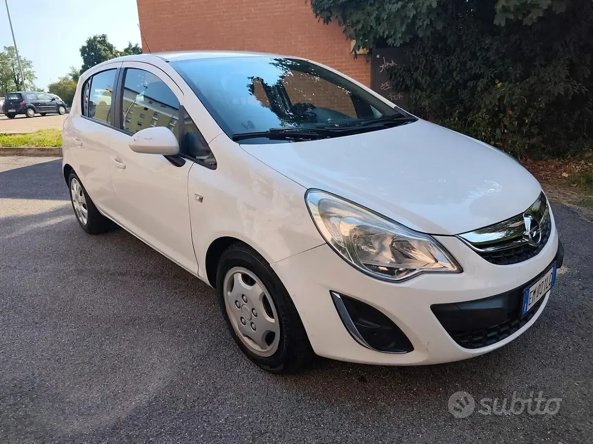 Usata Opel Corsa 86 CV (63 kW) 2012 Bianco Utilitaria