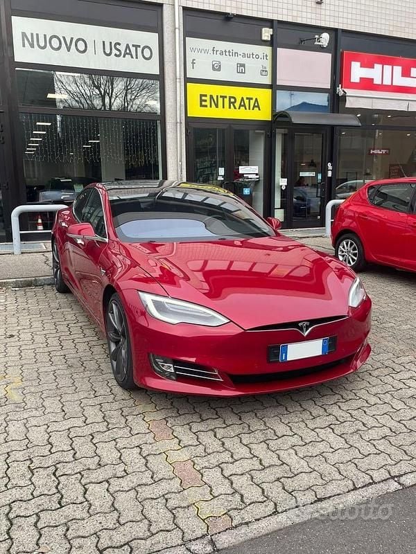 Usata Tesla Model S Performance 580 kW (789 CV) 2018 Rosso Utilitaria