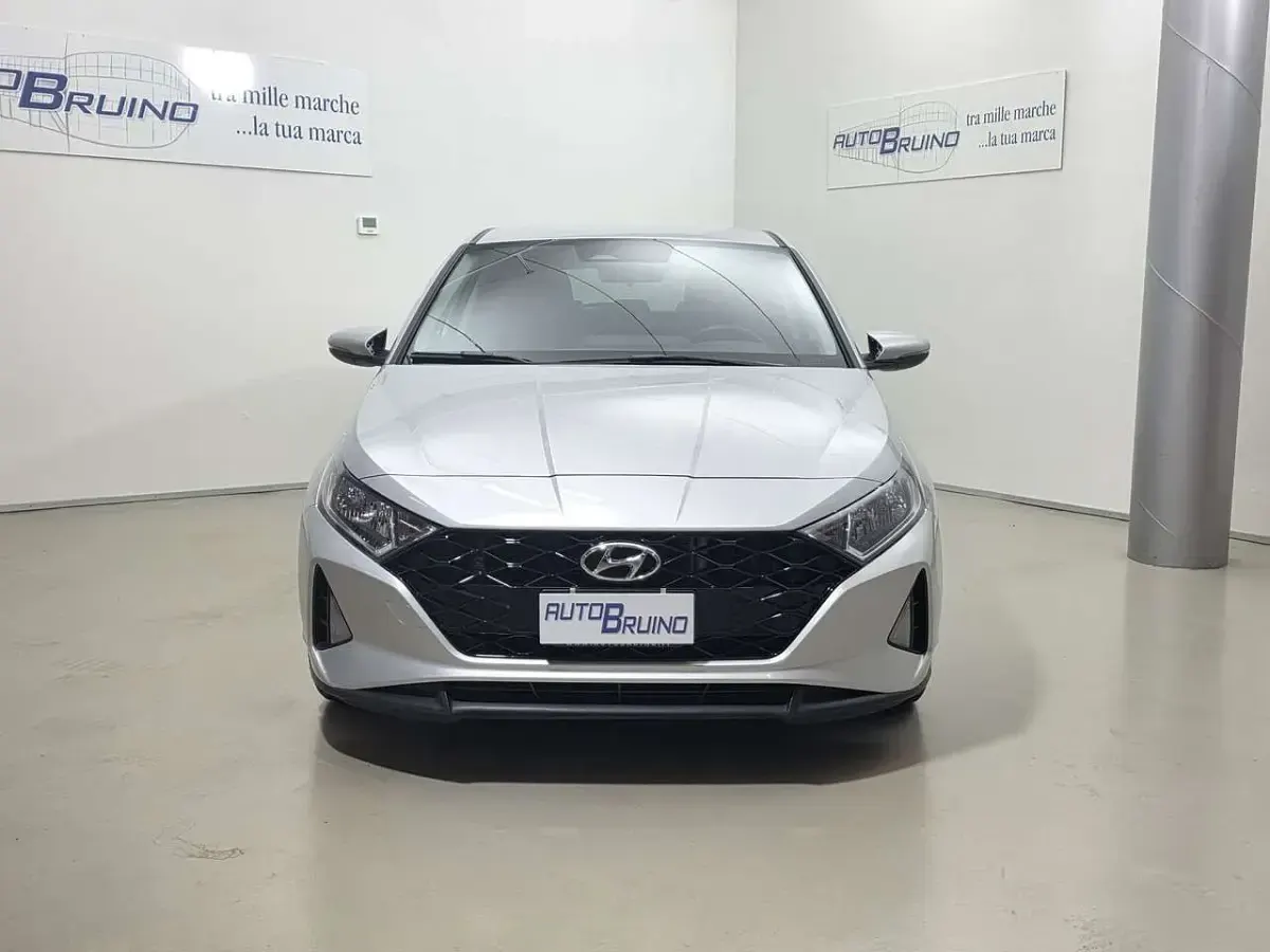 Usata Hyundai i20 101 CV (74 kW) 2021 Argento Utilitaria