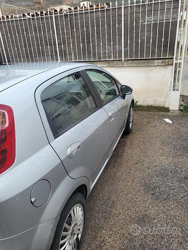 Usata Fiat Grande Punto 75 CV (55 kW) 2009 Grigio Utilitaria
