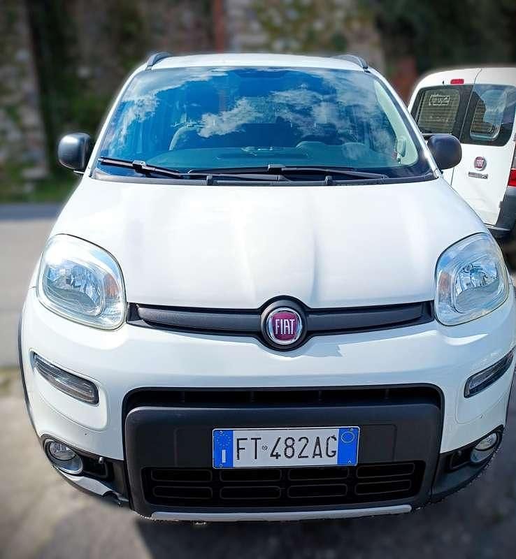 Usata Fiat Panda 4x4 S 95 CV (69 kW) 2018 Bianco Utilitaria