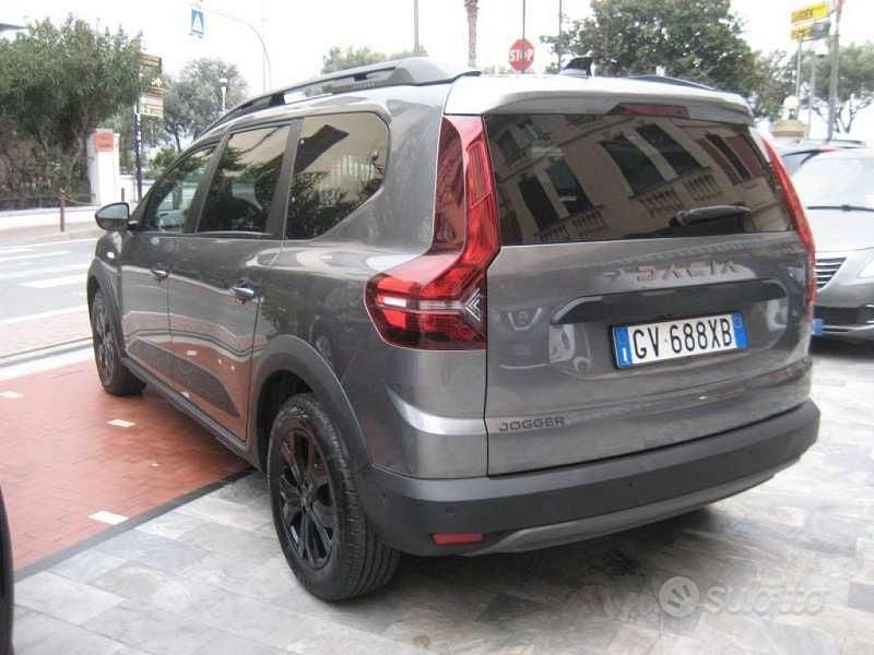 Usata Dacia Jogger Extreme 101 CV (74 kW) 2024 Grigio Monovolume