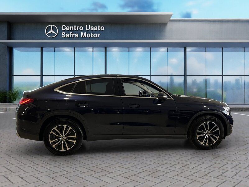 Usata Mercedes GLC220 Advanced 197 CV (144 kW) 2024 Blu nautico Coupé