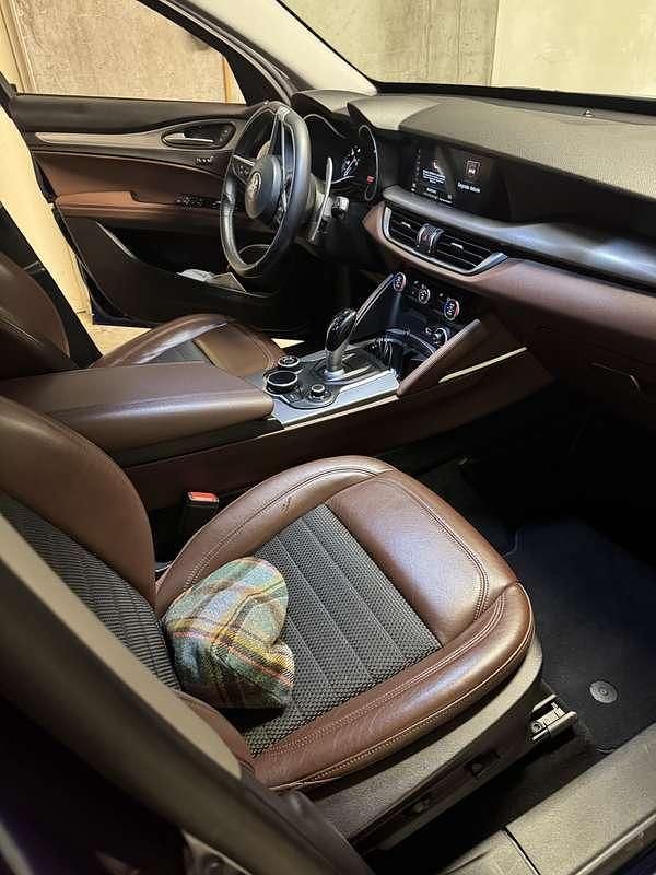 Usata Alfa Romeo Stelvio Executive 209 CV (153 kW) 2017 Blu/azzurro SUV