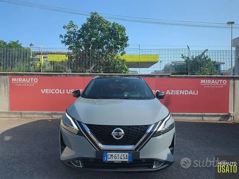 Usata Nissan Qashqai Tekna+ 158 CV (116 kW) 2023 Grigio SUV