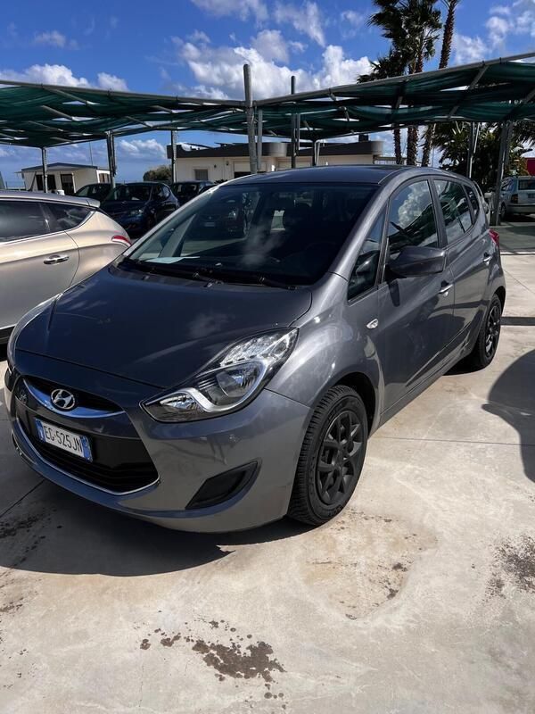 Usata Hyundai ix20 Comfort 89 CV (65 kW) 2011 Grigio Utilitaria