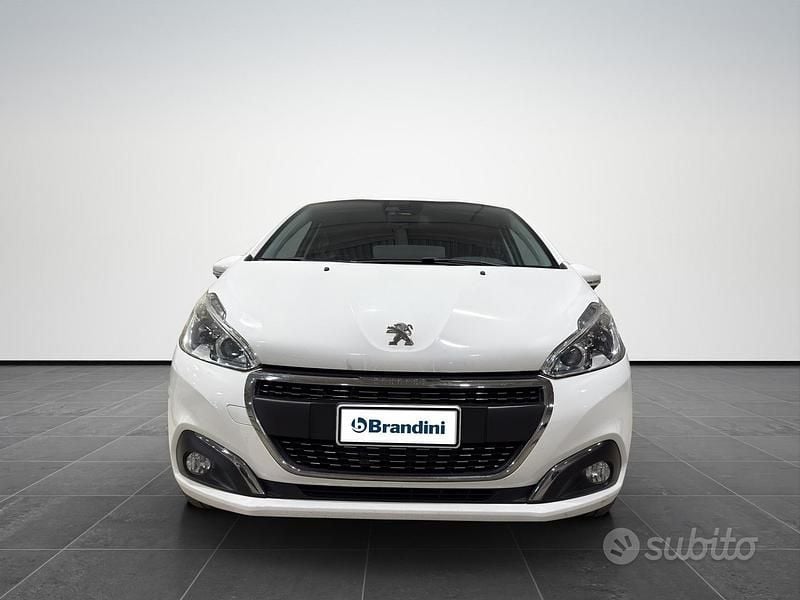 Usata Peugeot 208 Signature Sky 83 CV (61 kW) 2019 Alpine white Utilitaria