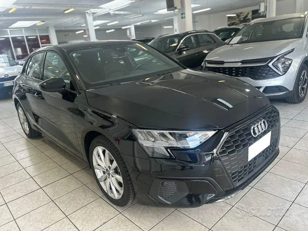 Usata Audi A3 Business 116 CV (85 kW) 2022 Nero metallizzato Berlina