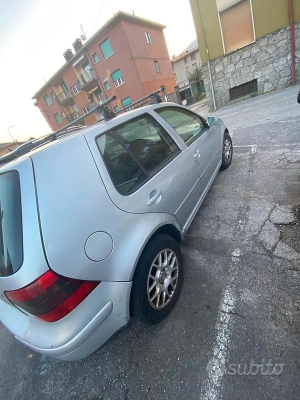Usata VW Golf IV 101 CV (74 kW) 2001 Grigio Berlina