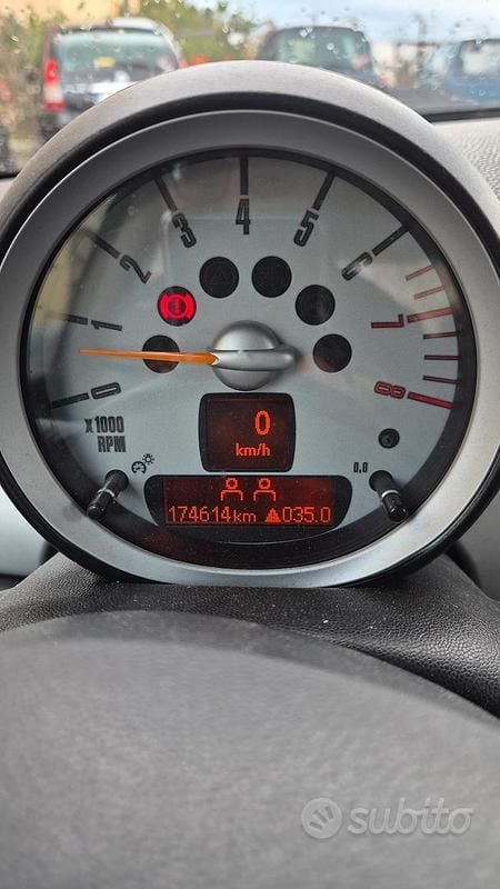 Begagnad Mini ONE 2010 Vit Halvkombi