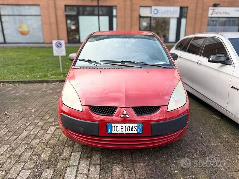 Usata Mitsubishi Colt Inform 75 CV (55 kW) 2006 Rosso Berlina