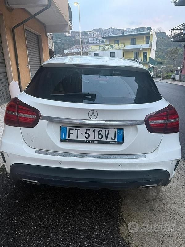 Usata Mercedes GLA200 Premium 136 CV (100 kW) 2019 Bianco SUV