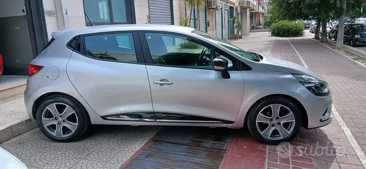 Usata Renault Clio IV 90 CV (66 kW) 2019 Grigio Berlina