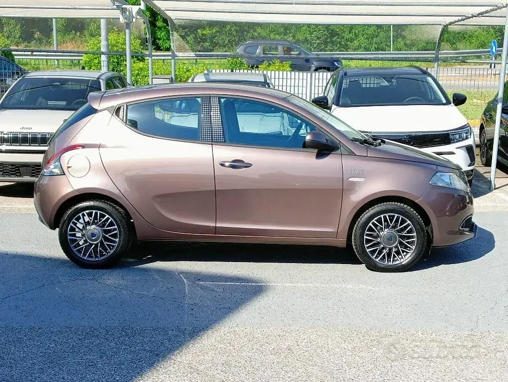 Usata Lancia Ypsilon S 95 CV (69 kW) 2015 Grigio Utilitaria