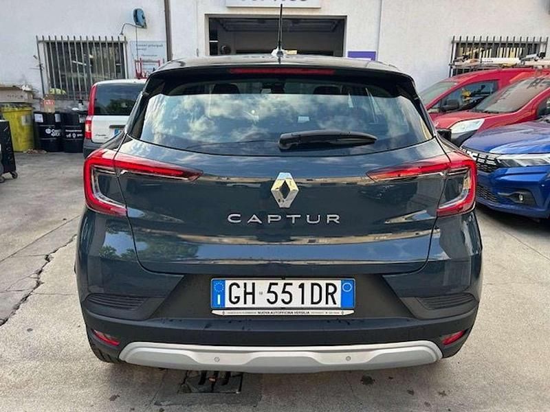 Usata Renault Captur 101 CV (74 kW) 2022 Grigio SUV