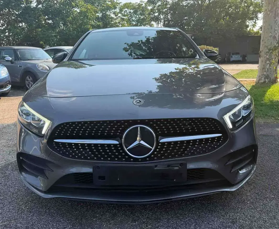 Usata Mercedes A180 Premium 116 CV (85 kW) 2021 Grigio Berlina