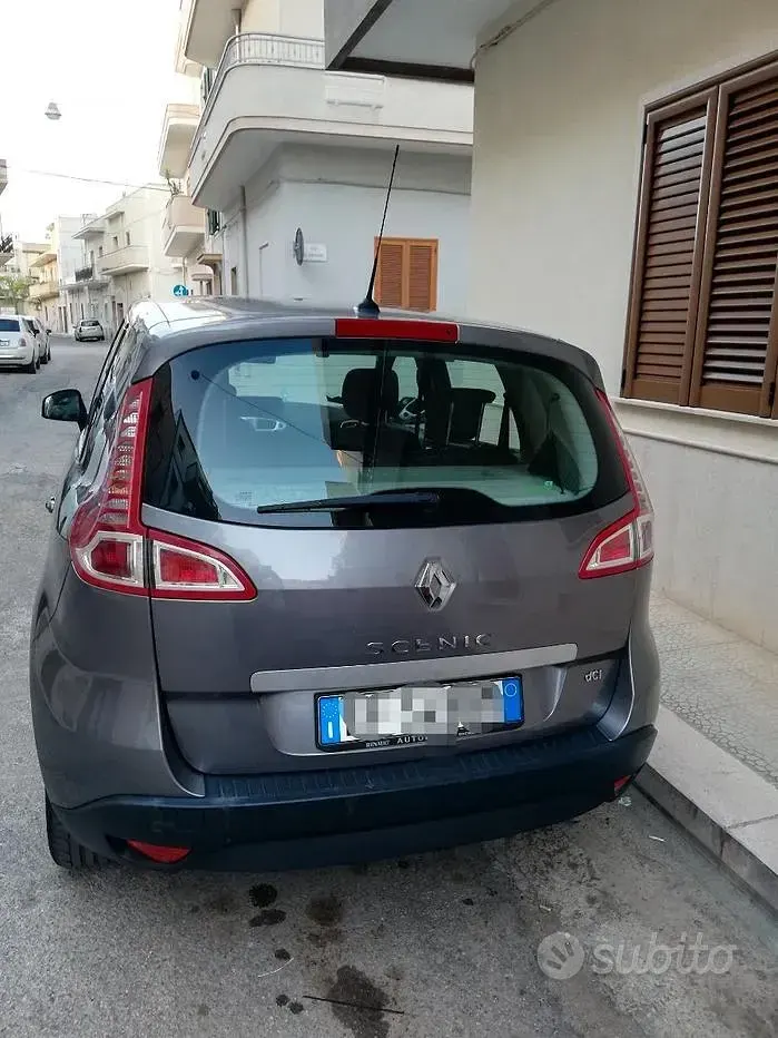 Usata Renault Scénic III XMOD 110 CV (80 kW) 2010 Grigio Monovolume