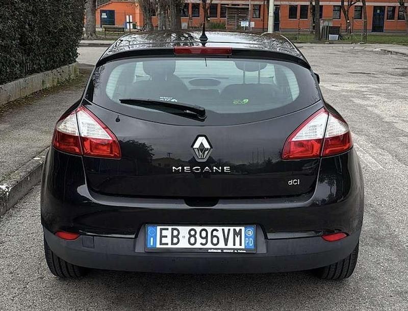 Usata Renault Mégane III Dynamique 102 CV (75 kW) 2010 Nero Station wagon