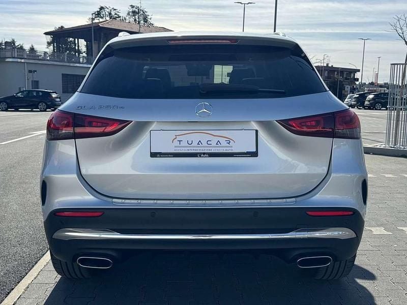 Usata Mercedes GLA250 AMG line 218 CV (160 kW) 2022 Argento SUV