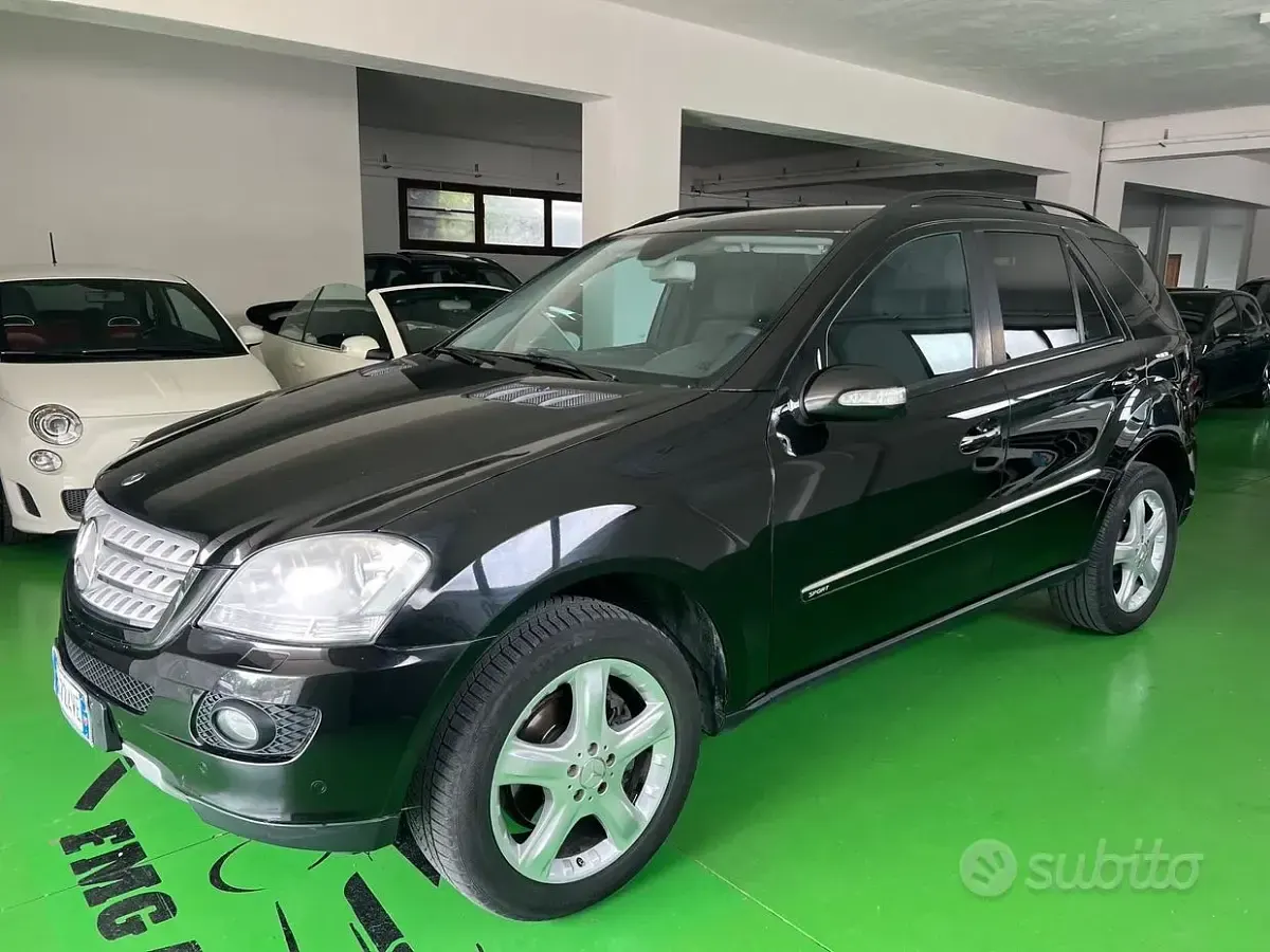 Usata Mercedes ML320 224 CV (164 kW) 2007 Nero SUV