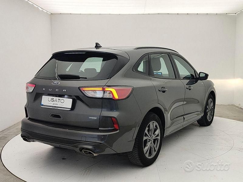 Usata Ford Kuga ST-Line 190 CV (139 kW) 2022 Grigio SUV