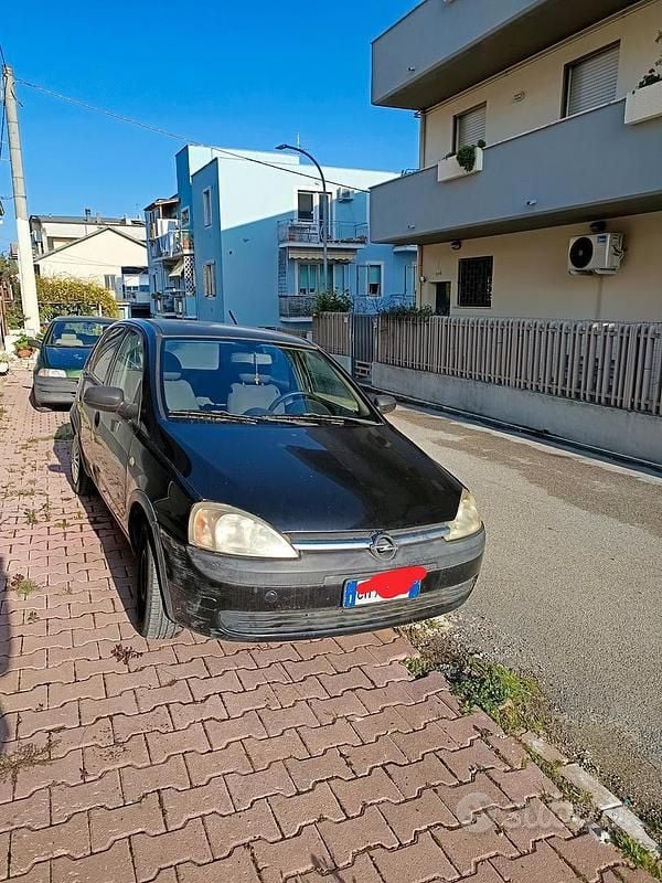 Usata Opel Corsa 75 CV (55 kW) 2003 Nero Utilitaria