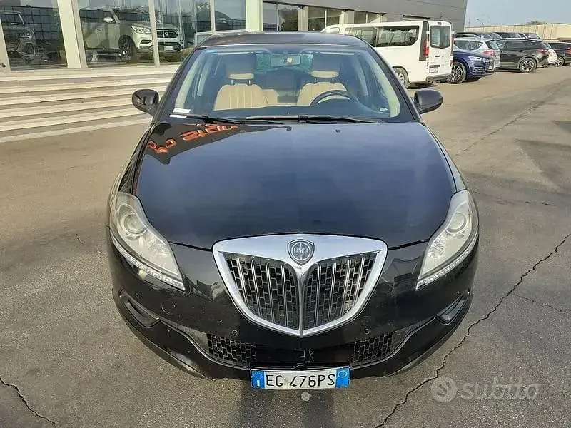 Usata Lancia Delta 165 CV (121 kW) 2011 Nero Utilitaria