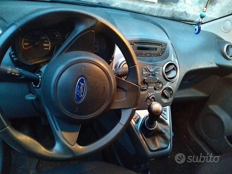 Begagnad Ford Ka 75 HK (55 kW) 2012 Vit Halvkombi
