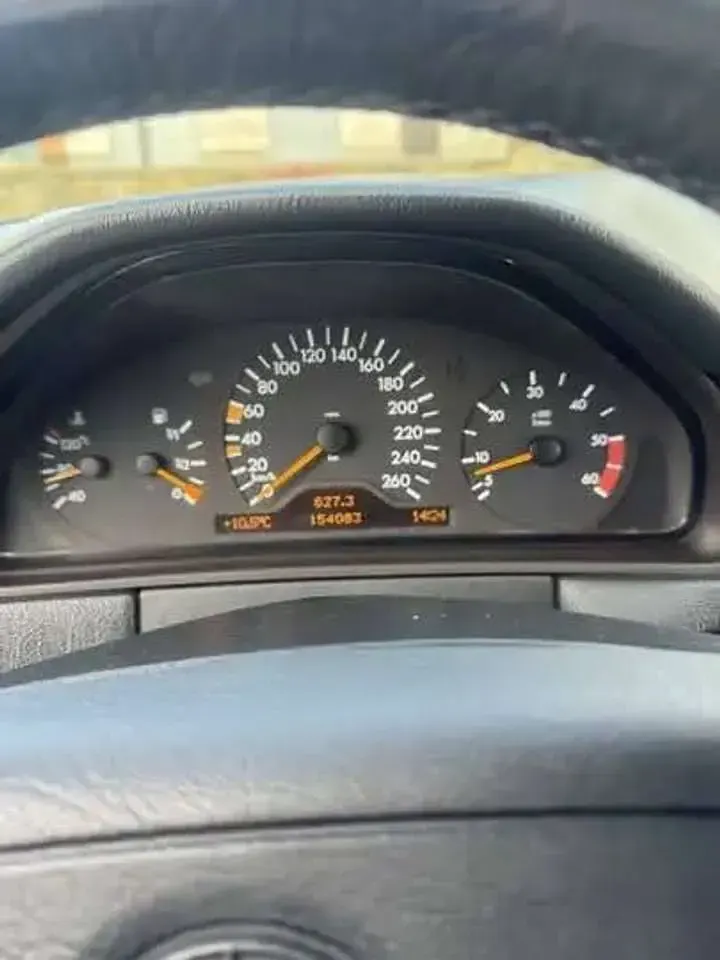 Usata Mercedes E250 150 CV (110 kW) 1998 Blu/azzurro Berlina