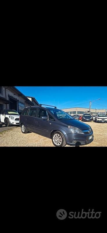 Usata Opel Zafira Cosmo 105 CV (77 kW) 2006 Grigio Monovolume