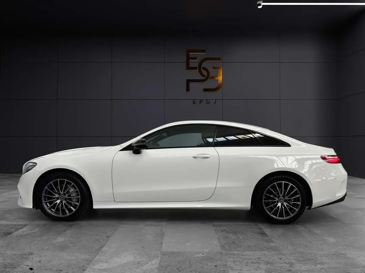 Usata Mercedes E220 Premium 194 CV (142 kW) 2017 Bianco Coupé