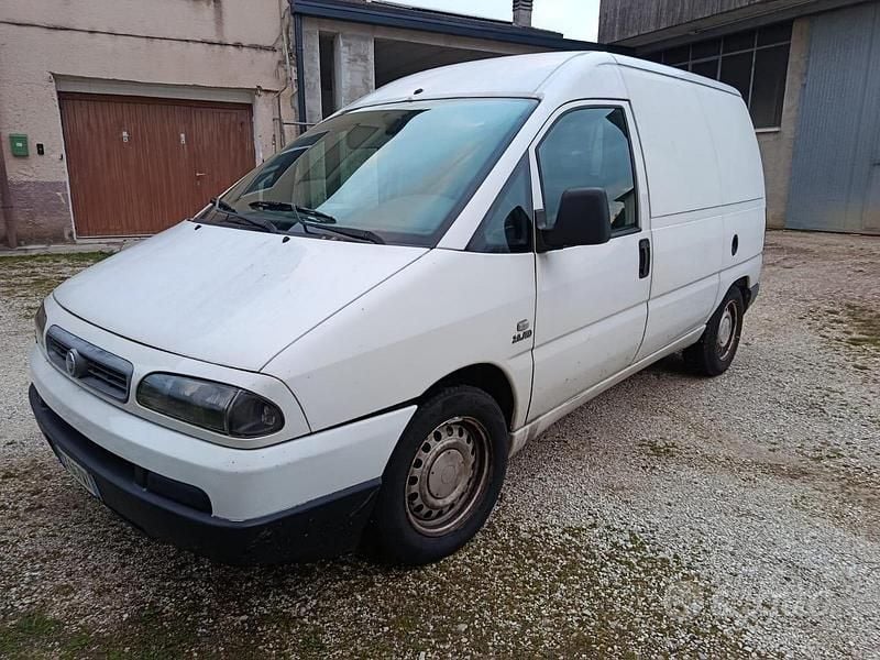 Usata Fiat Scudo 109 CV (80 kW) 2003 Bianco Furgone